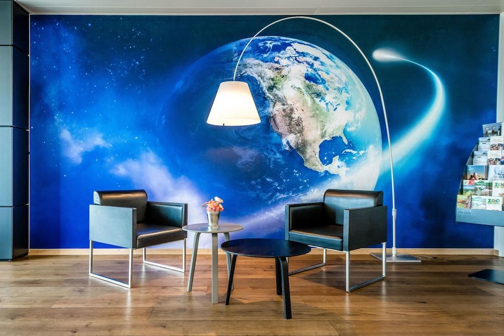 Discovery Hotel 3* Superior Крисие Екстериор снимка