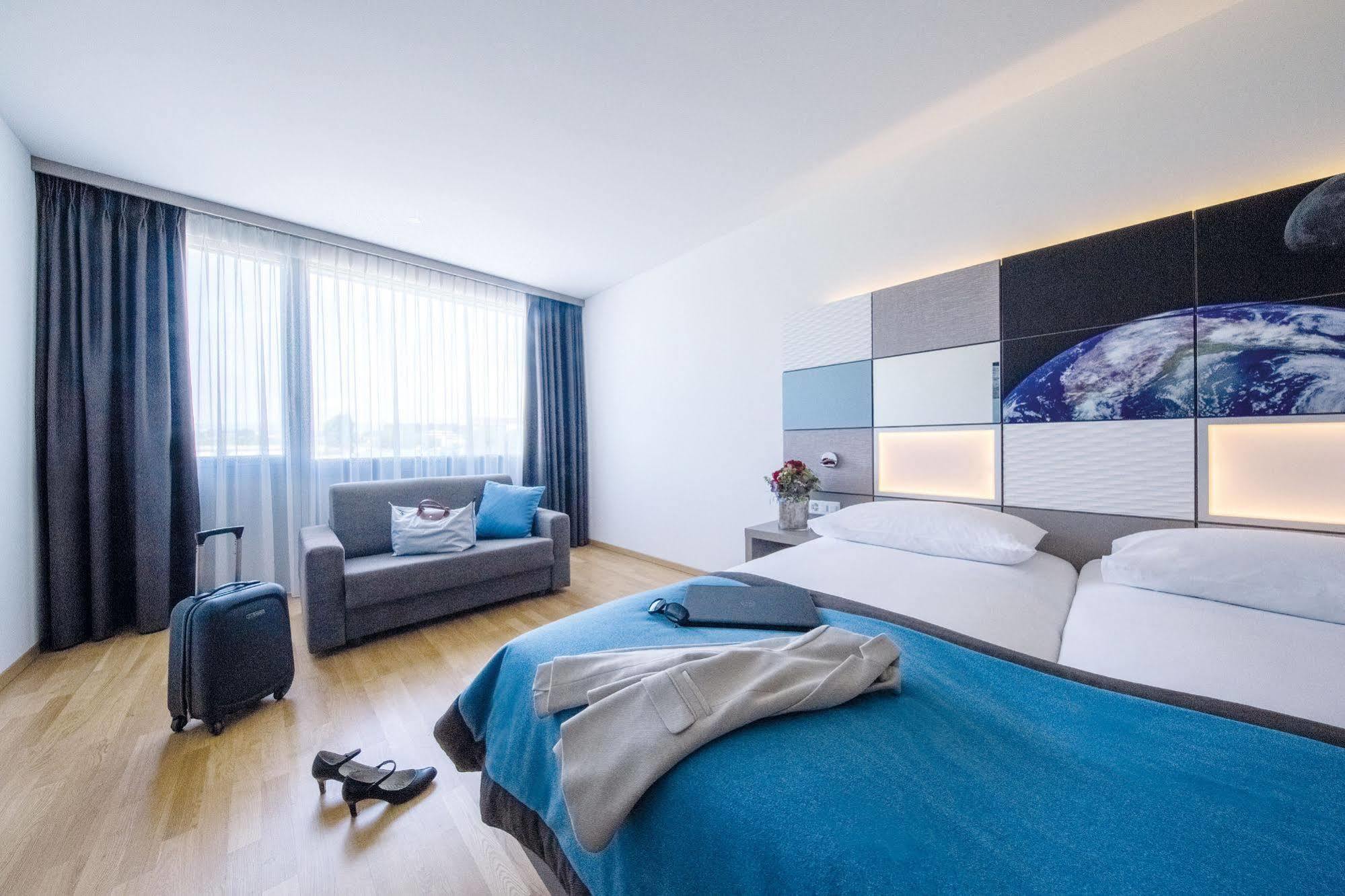 Discovery Hotel 3* Superior Крисие Екстериор снимка