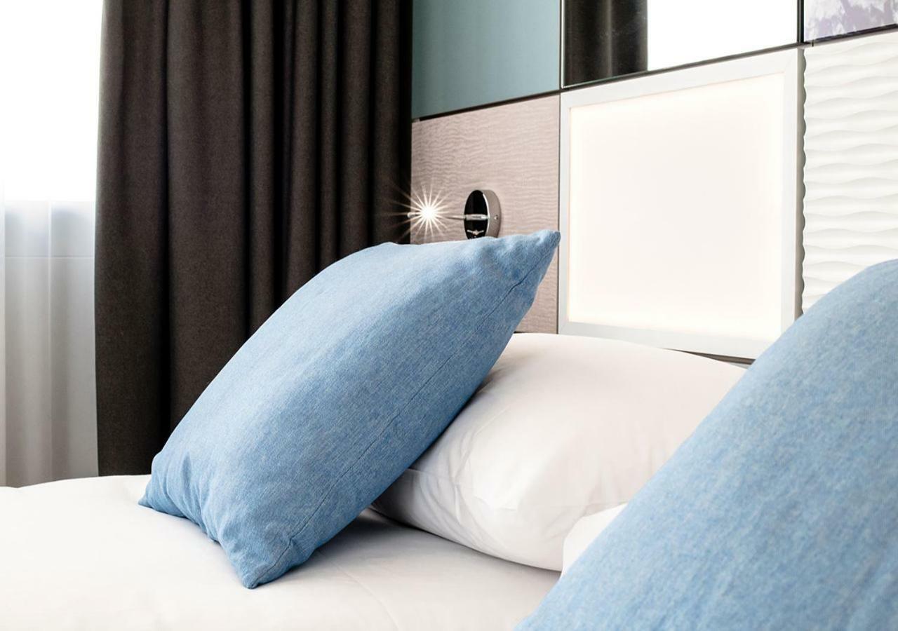 Discovery Hotel 3* Superior Крисие Екстериор снимка